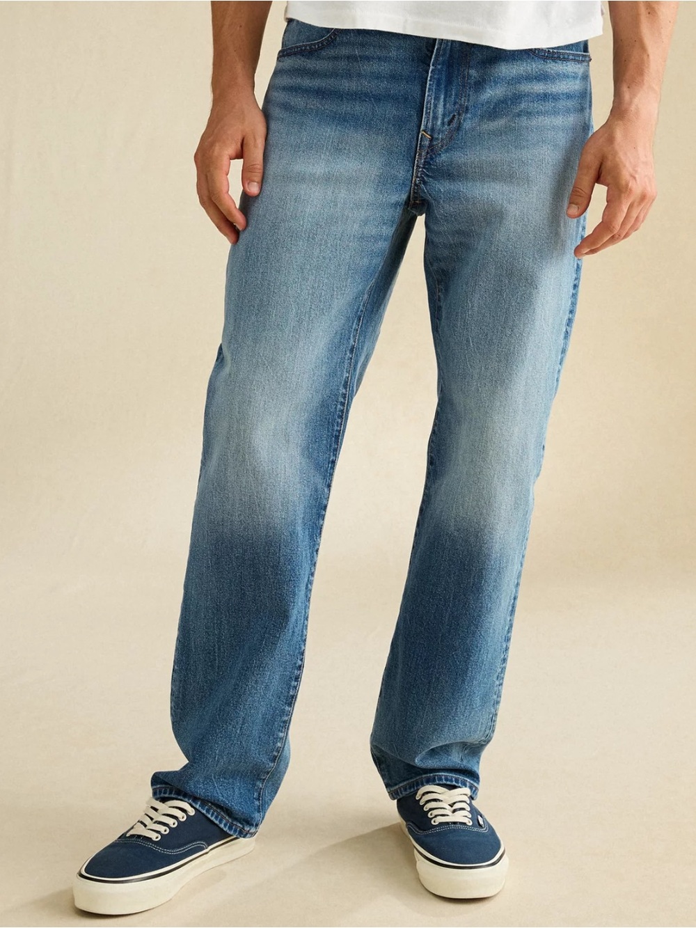 NWT American Eagle Relaxed Straight Jean — Tinted Medium Wash